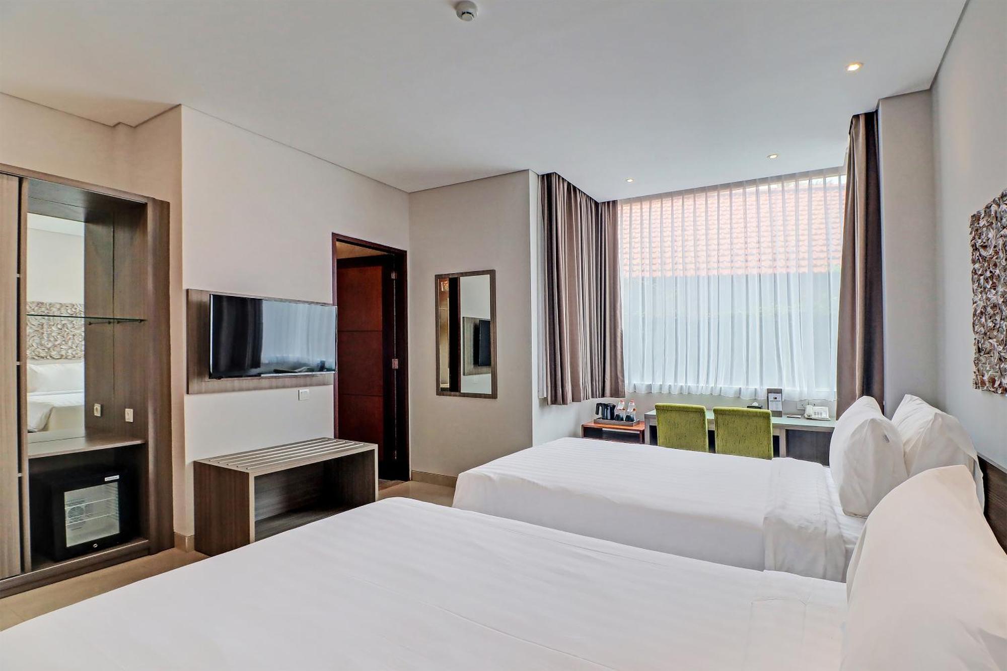 Townhouse Oak Signature Hotel Sanur  Bagian luar foto