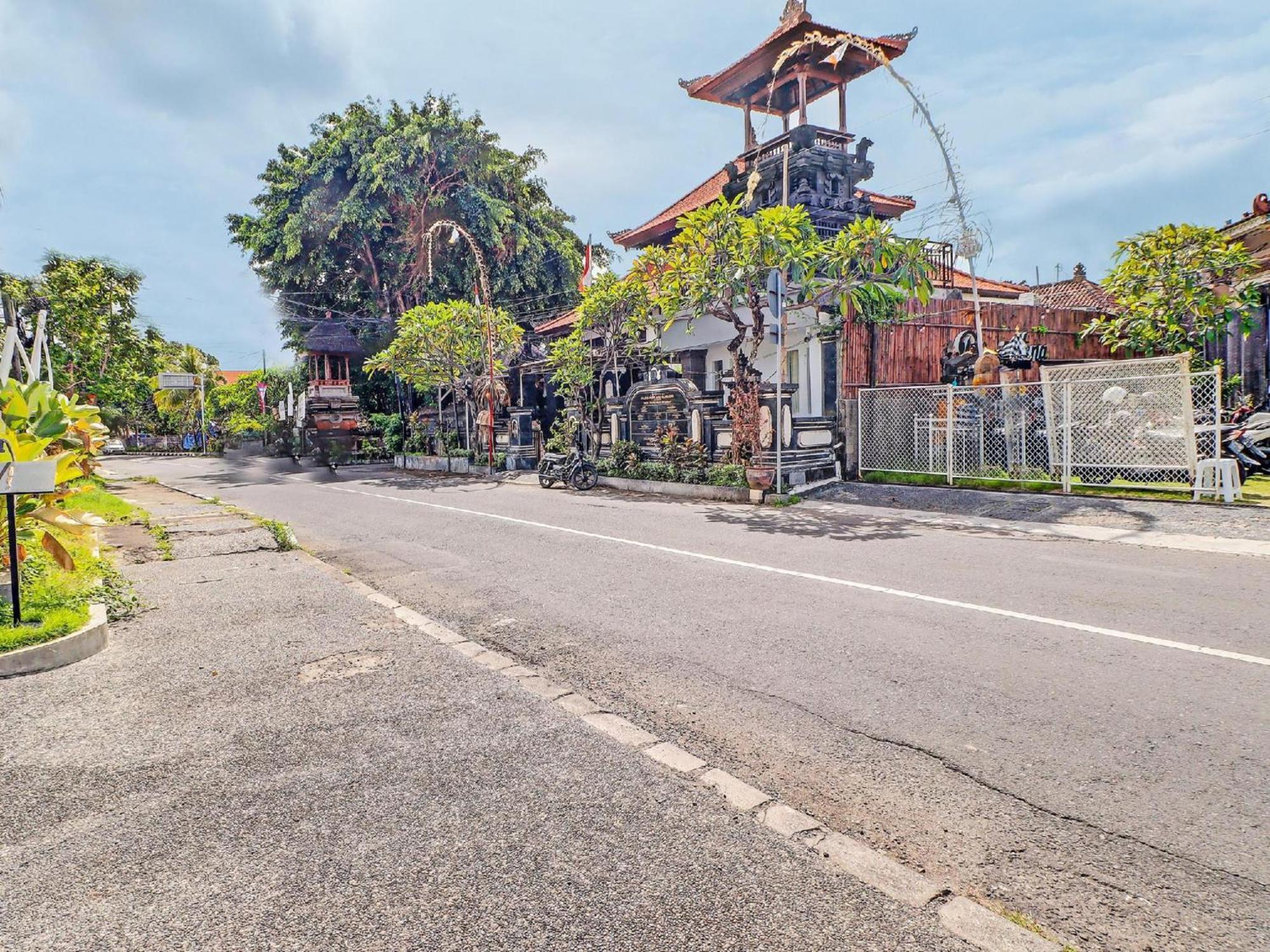 Townhouse Oak Signature Hotel Sanur  Bagian luar foto