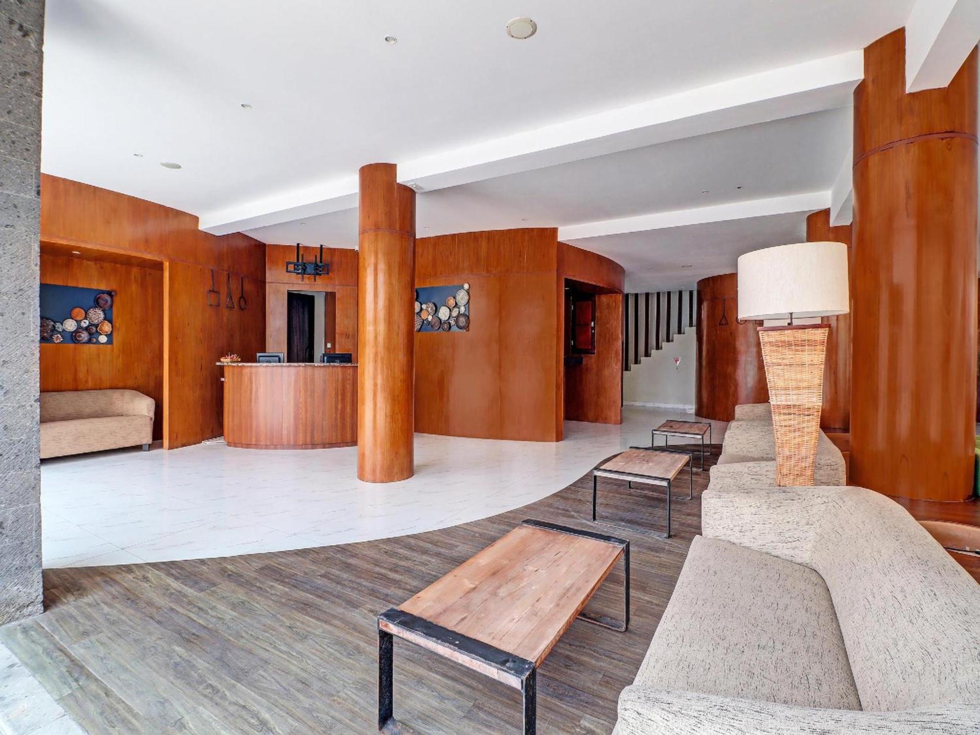 Townhouse Oak Signature Hotel Sanur  Bagian luar foto