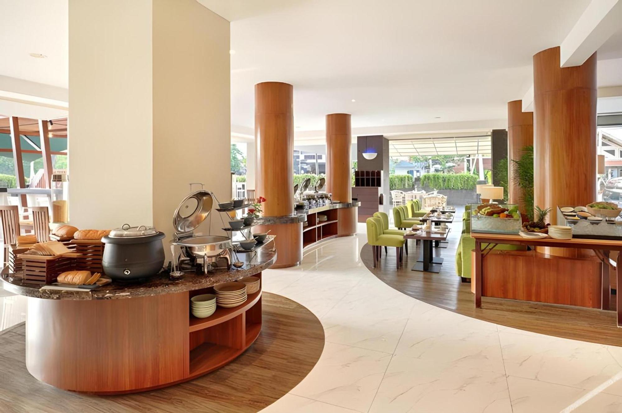 Townhouse Oak Signature Hotel Sanur  Bagian luar foto